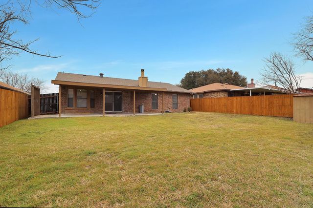 6632 Valley View Drive, Watauga, TX 76148