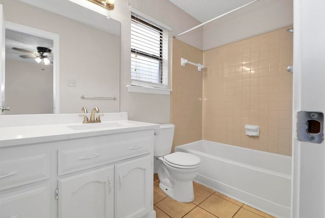 6632 Valley View Drive, Watauga, TX 76148