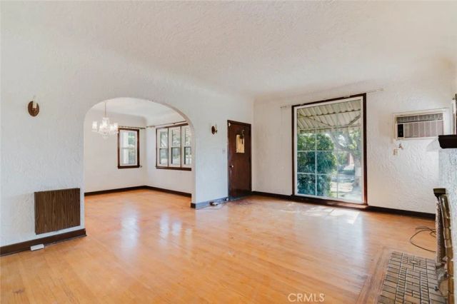 735 E Verdugo Avenue, Burbank, CA 91501