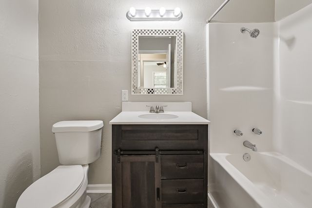 1501 Greenbrier Drive, River Oaks, TX 76114