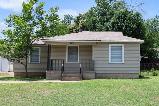 1501 Greenbrier Drive, River Oaks, TX 76114