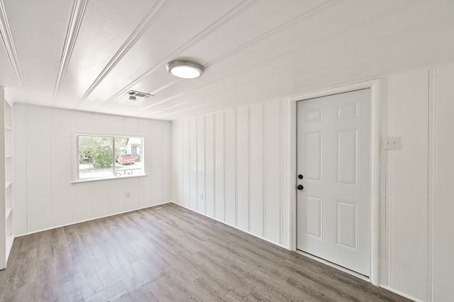 1501 Greenbrier Drive, River Oaks, TX 76114
