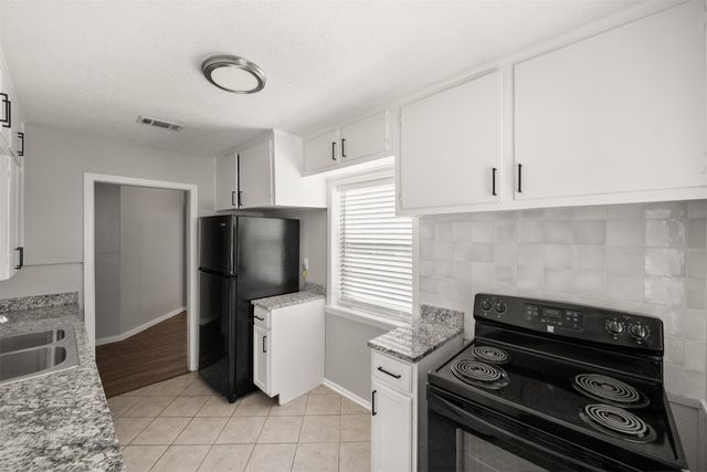 1501 Greenbrier Drive, River Oaks, TX 76114