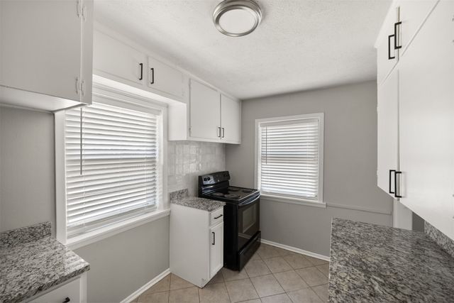 1501 Greenbrier Drive, River Oaks, TX 76114