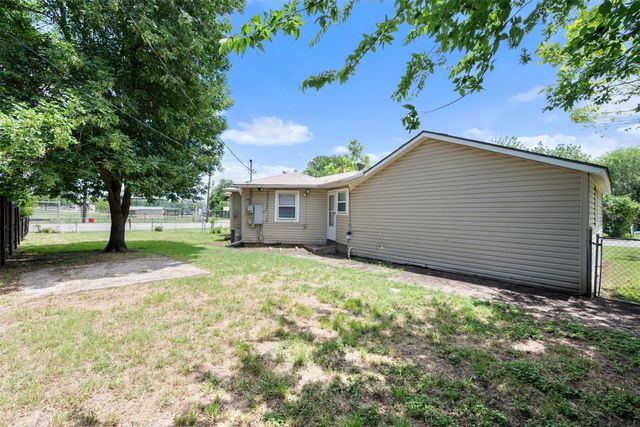 1501 Greenbrier Drive, River Oaks, TX 76114