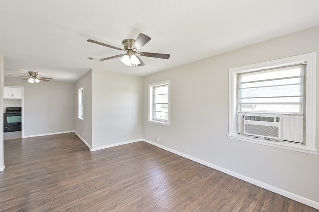 1501 Greenbrier Drive, River Oaks, TX 76114