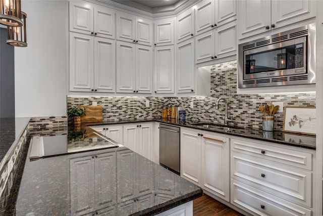 6211 W Northwest Highway G115, Dallas, TX 75225