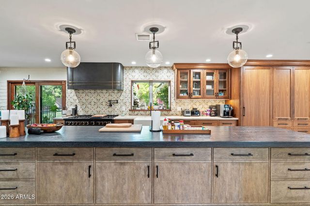 6524 N 61ST Street, Paradise Valley, AZ 85253