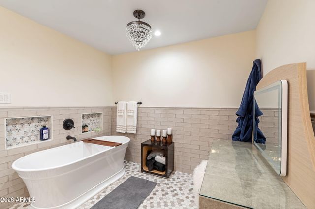 6524 N 61ST Street, Paradise Valley, AZ 85253