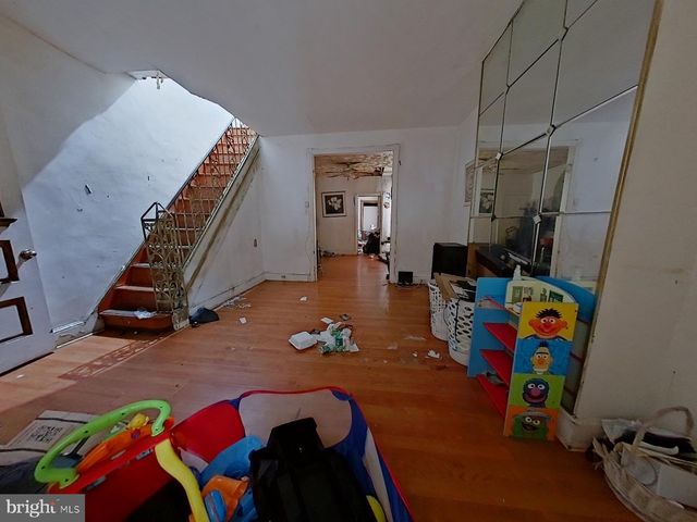 6125 PINE ST, Philadelphia, PA 19143