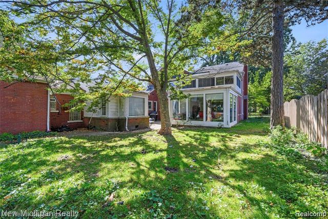 1206 Balfour Street, Grosse Pointe Park, MI 48230