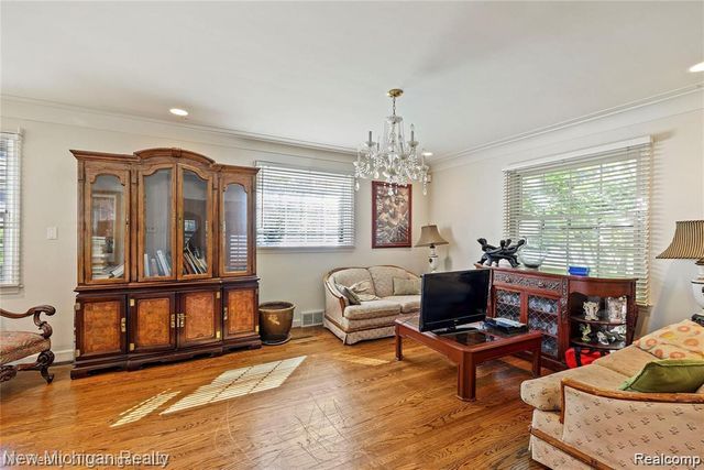 1206 Balfour Street, Grosse Pointe Park, MI 48230