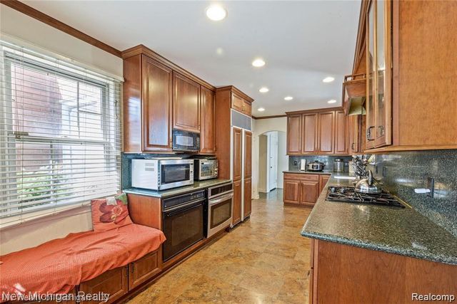 1206 Balfour Street, Grosse Pointe Park, MI 48230