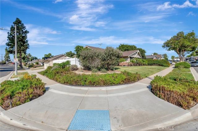 16207 Summershade, La Mirada, CA 90638