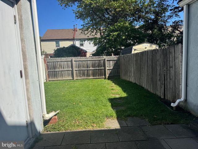 18 PATRICK HENRY CT, Newark, DE 19711