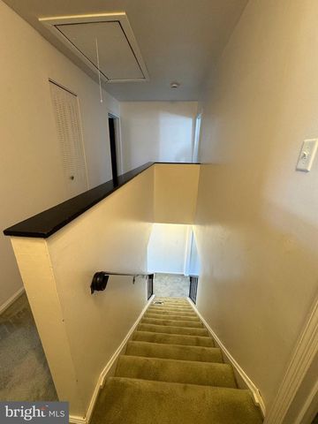 18 PATRICK HENRY CT, Newark, DE 19711