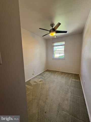 18 PATRICK HENRY CT, Newark, DE 19711