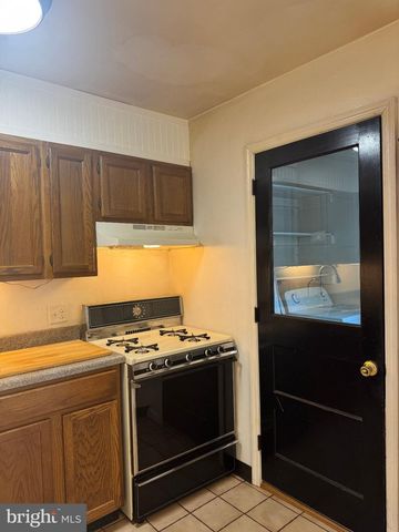 18 PATRICK HENRY CT, Newark, DE 19711