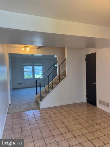 18 PATRICK HENRY CT, Newark, DE 19711