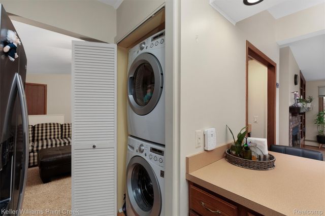 975 Woodlane Drive, Rochester Hills, MI 48307