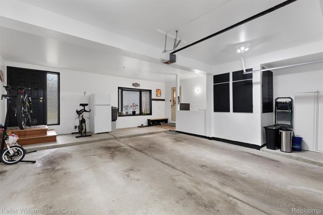 975 Woodlane Drive, Rochester Hills, MI 48307