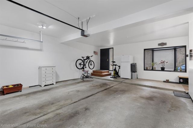 975 Woodlane Drive, Rochester Hills, MI 48307