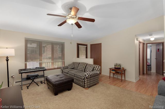 975 Woodlane Drive, Rochester Hills, MI 48307