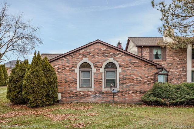 975 Woodlane Drive, Rochester Hills, MI 48307