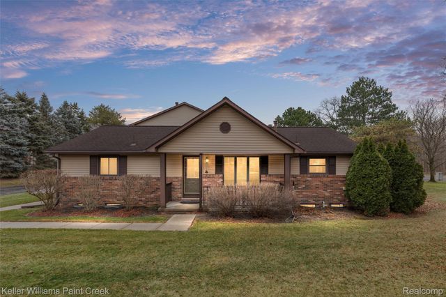 975 Woodlane Drive, Rochester Hills, MI 48307