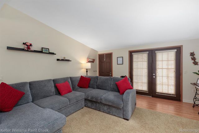 975 Woodlane Drive, Rochester Hills, MI 48307