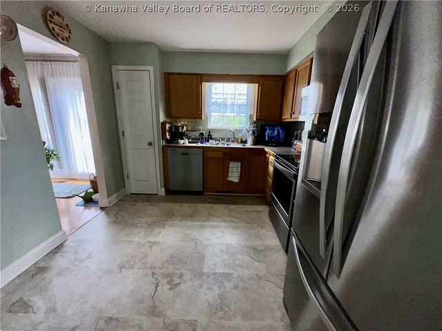 5204 Avery Circle, Cross Lanes, WV 25313