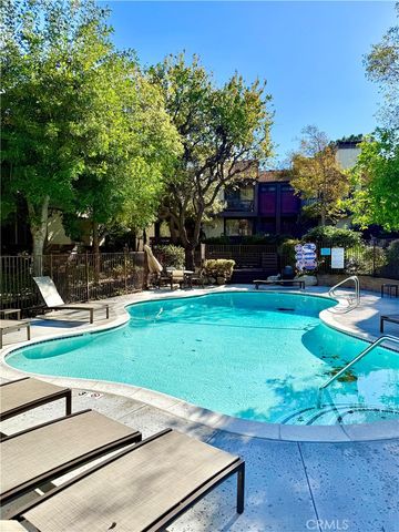 21930 Marylee 98, Woodland Hills, CA 91367