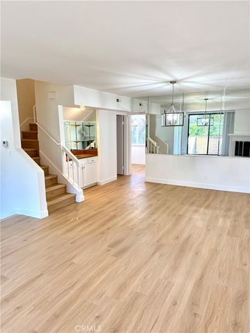 21930 Marylee 98, Woodland Hills, CA 91367