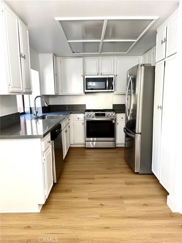 21930 Marylee 98, Woodland Hills, CA 91367