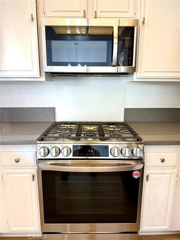 21930 Marylee 98, Woodland Hills, CA 91367