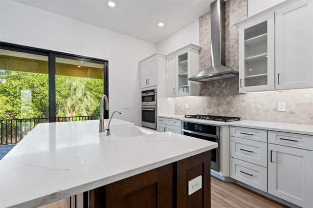 1109 SEAGRAPE DRIVE, Ruskin, FL 33570