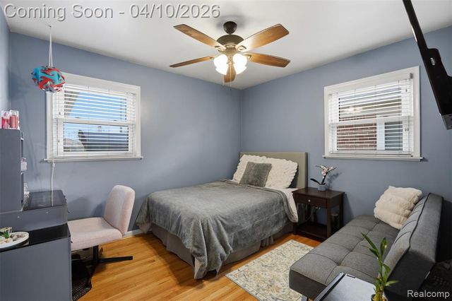 20801 Revere Street, Saint Clair Shores, MI 48080