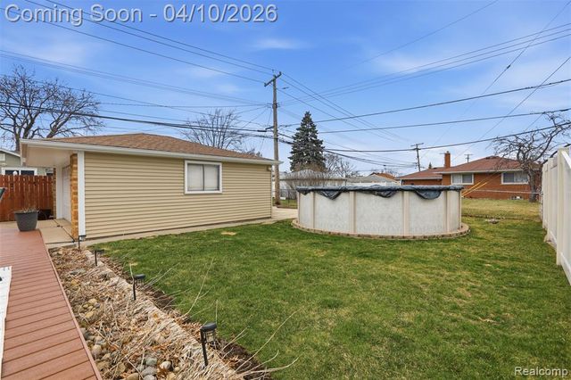 20801 Revere Street, Saint Clair Shores, MI 48080