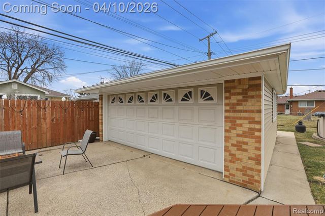 20801 Revere Street, Saint Clair Shores, MI 48080
