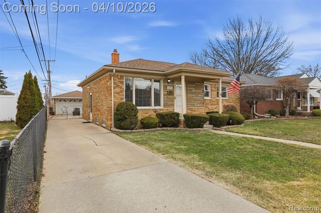 20801 Revere Street, Saint Clair Shores, MI 48080