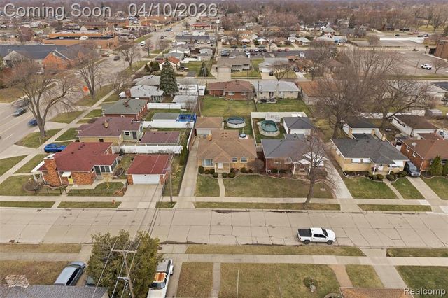 20801 Revere Street, Saint Clair Shores, MI 48080