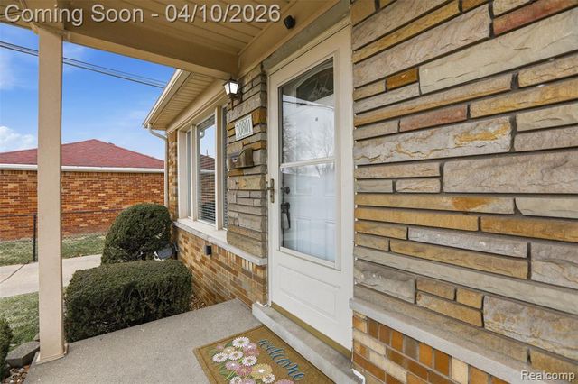 20801 Revere Street, Saint Clair Shores, MI 48080