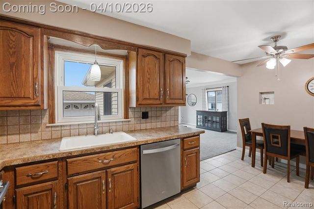 20801 Revere Street, Saint Clair Shores, MI 48080