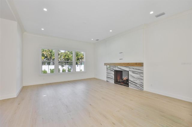 4123 W CORONA STREET, Tampa, FL 33629