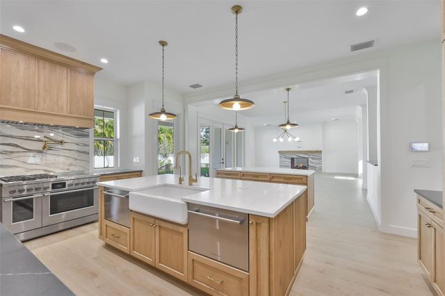 4123 W CORONA STREET, Tampa, FL 33629