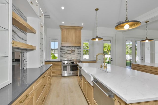 4123 W CORONA STREET, Tampa, FL 33629