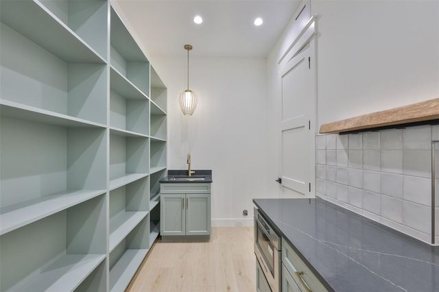 4123 W CORONA STREET, Tampa, FL 33629