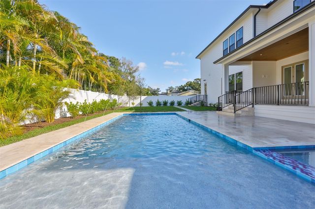 4123 W CORONA STREET, Tampa, FL 33629