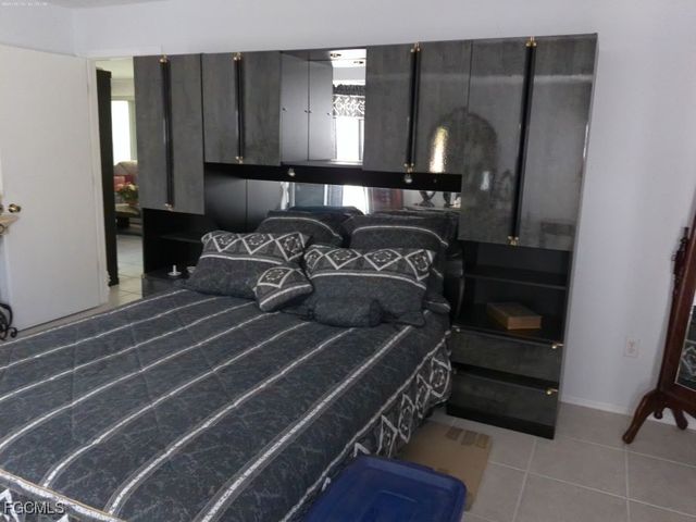 1040 SE 4th ST, Cape Coral, FL 33990