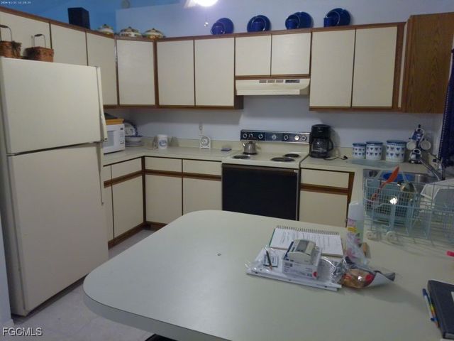 1040 SE 4th ST, Cape Coral, FL 33990